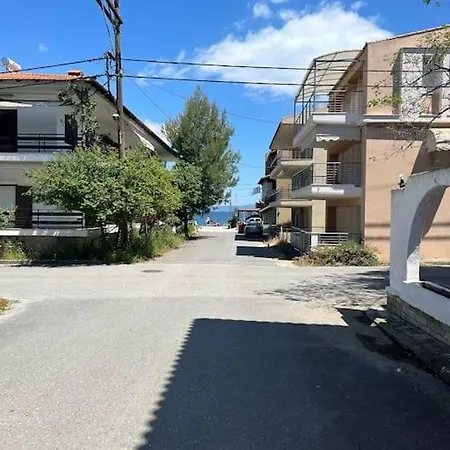 Cute 20m From * Nea Poteidaia