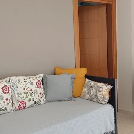 Cute 20m From Apartment *