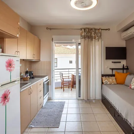 Cute 20m From Nea Poteidaia