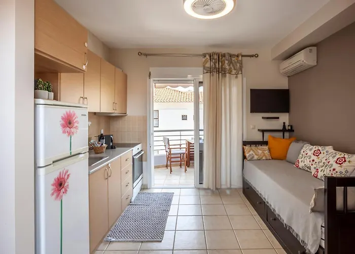 Cute 20m From Nea Poteidaia